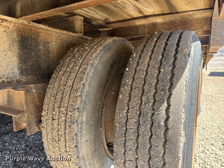 image for item ET1737 2002 Belshe DT2255 equipment trailer