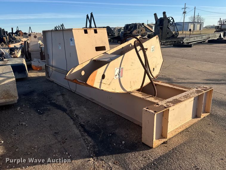 image for item ET1741 2009 Lufkin C-320D-305-100 pump jack