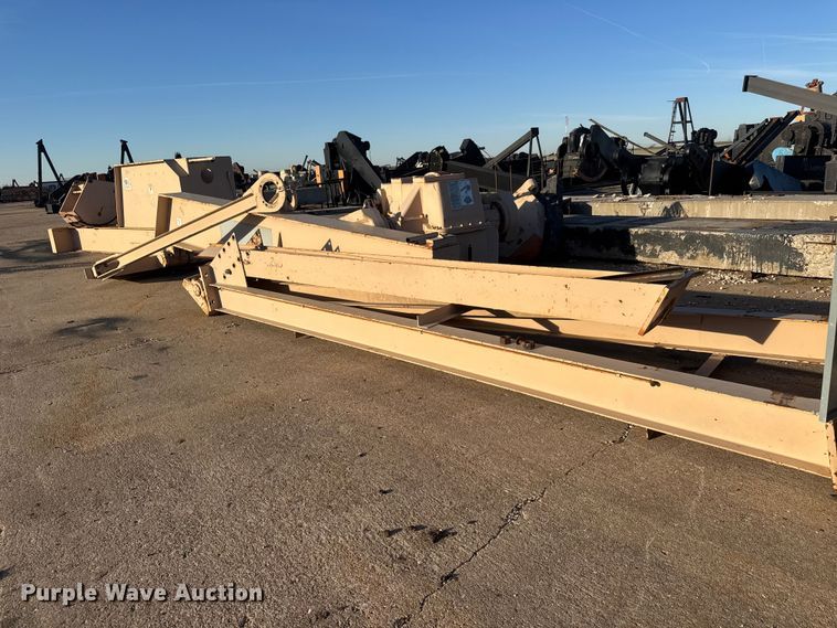 image for item ET1741 2009 Lufkin C-320D-305-100 pump jack