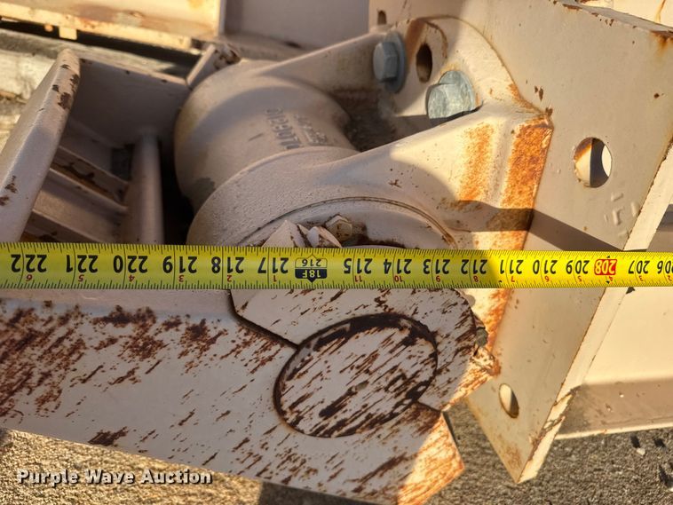 image for item ET1741 2009 Lufkin C-320D-305-100 pump jack