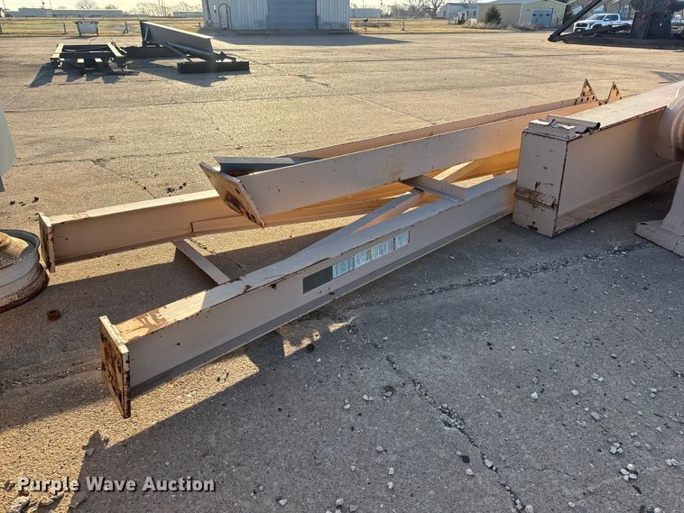 image for item ET1741 2009 Lufkin C-320D-305-100 pump jack