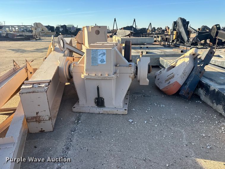 image for item ET1741 2009 Lufkin C-320D-305-100 pump jack