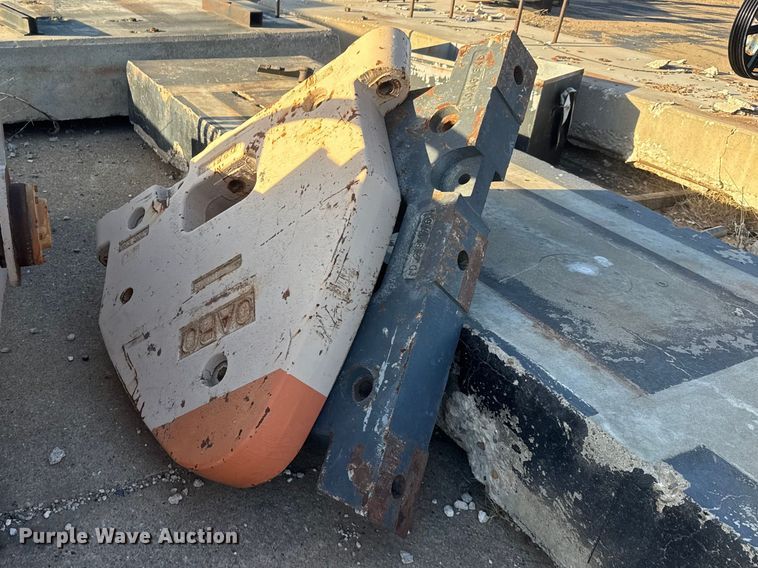 image for item ET1741 2009 Lufkin C-320D-305-100 pump jack