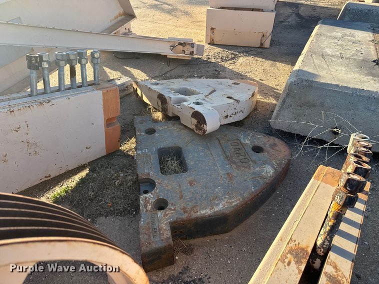 image for item ET1741 2009 Lufkin C-320D-305-100 pump jack