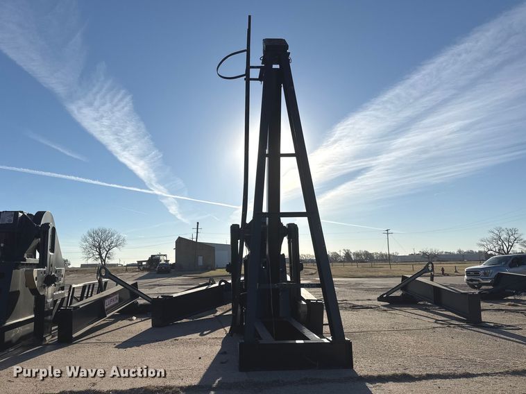 image for item ET1742 Lufkin C-228D-246-86 pump jack
