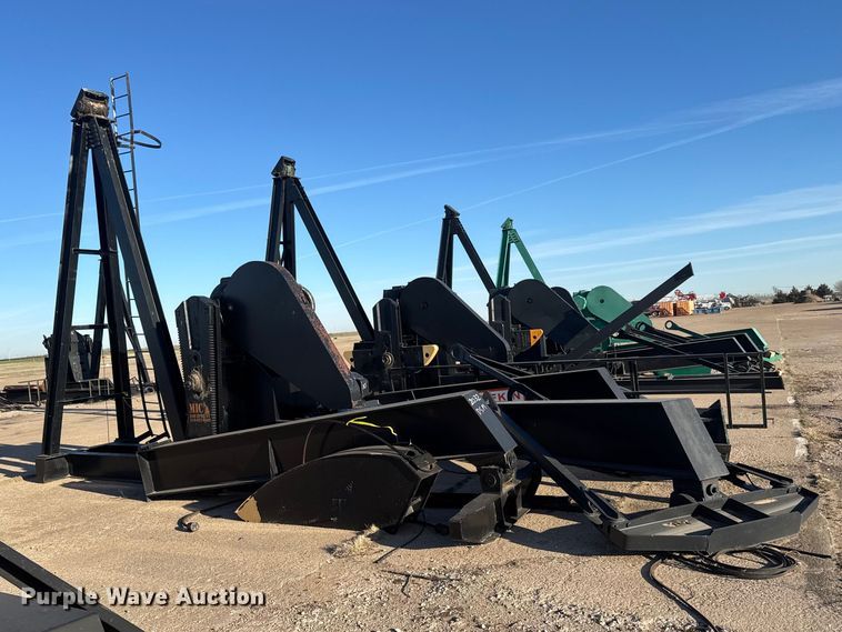 image for item ET1742 Lufkin C-228D-246-86 pump jack