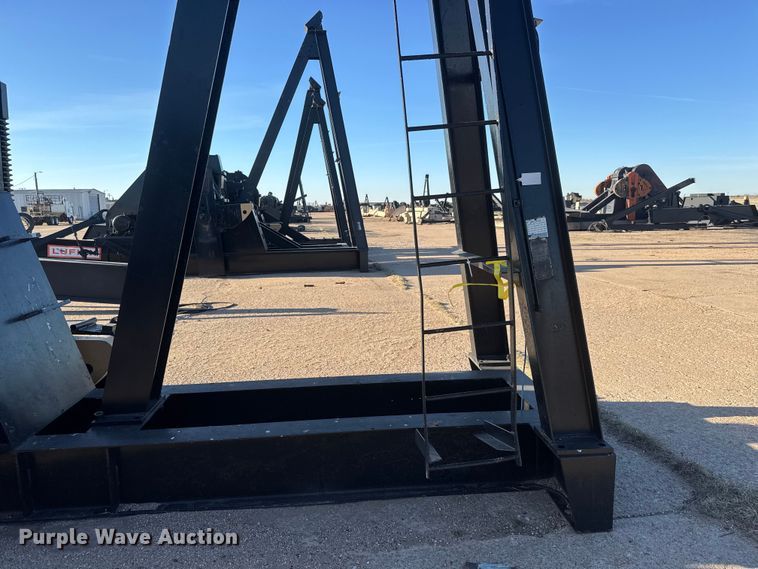 image for item ET1742 Lufkin C-228D-246-86 pump jack