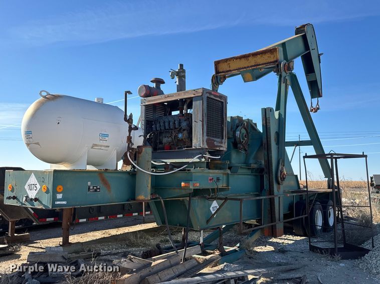 image for item ET1743 Lufkin CM-320D-305-100 pump jack