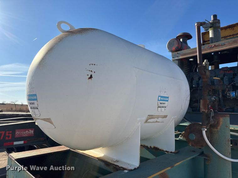 image for item ET1743 Lufkin CM-320D-305-100 pump jack