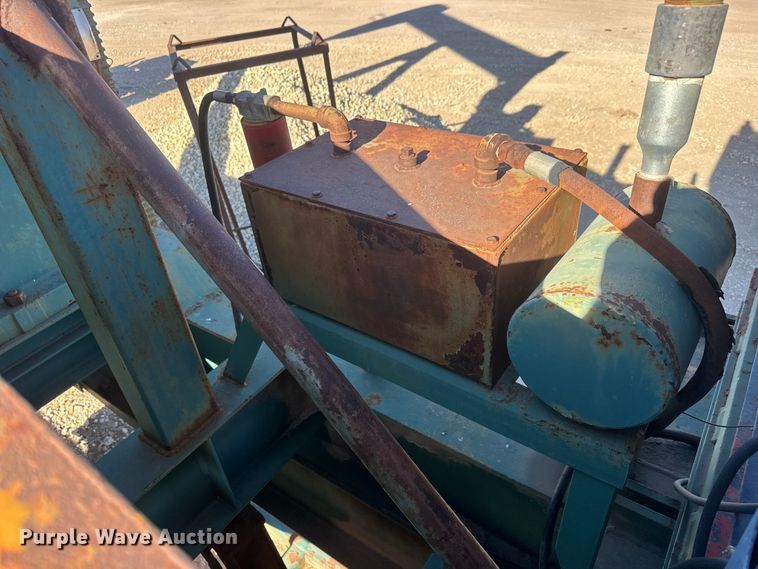 image for item ET1743 Lufkin CM-320D-305-100 pump jack