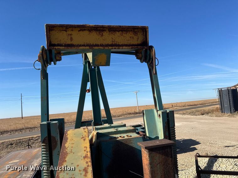 image for item ET1743 Lufkin CM-320D-305-100 pump jack