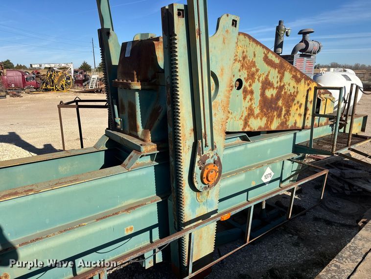 image for item ET1743 Lufkin CM-320D-305-100 pump jack