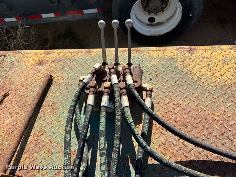 image for item ET1743 Lufkin CM-320D-305-100 pump jack