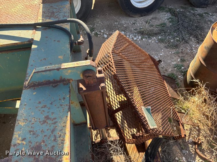 image for item ET1743 Lufkin CM-320D-305-100 pump jack