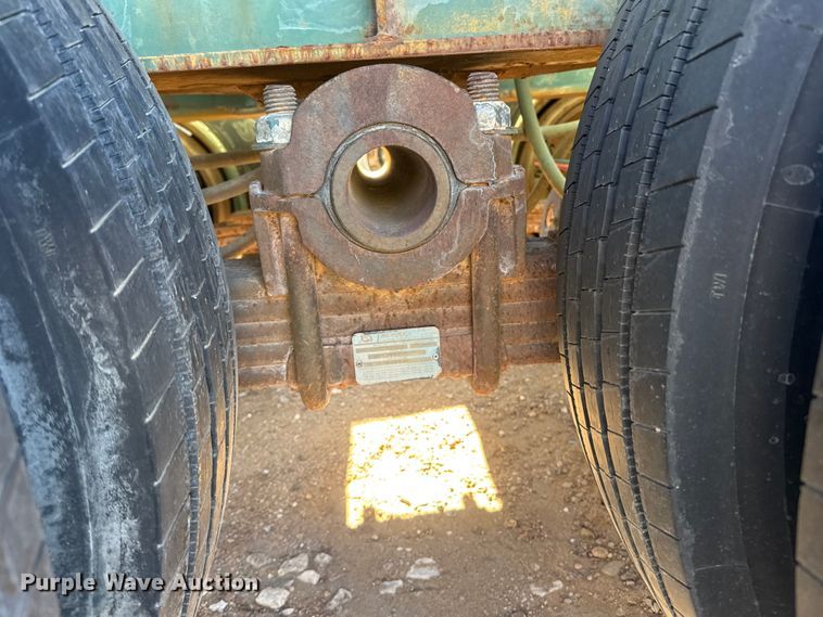 image for item ET1743 Lufkin CM-320D-305-100 pump jack