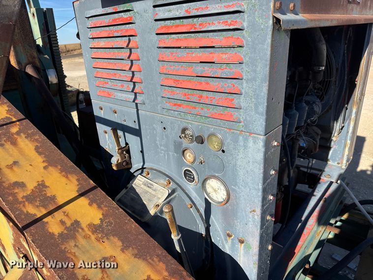 image for item ET1743 Lufkin CM-320D-305-100 pump jack