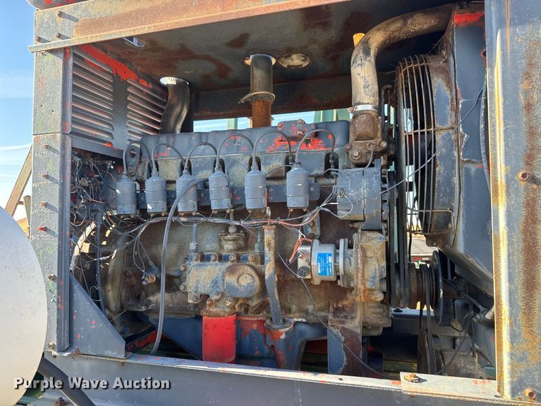 image for item ET1743 Lufkin CM-320D-305-100 pump jack