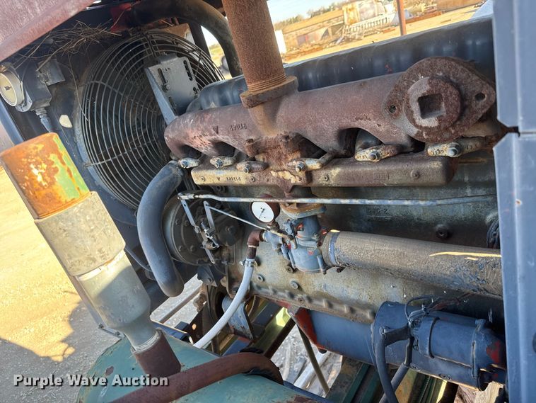 image for item ET1743 Lufkin CM-320D-305-100 pump jack