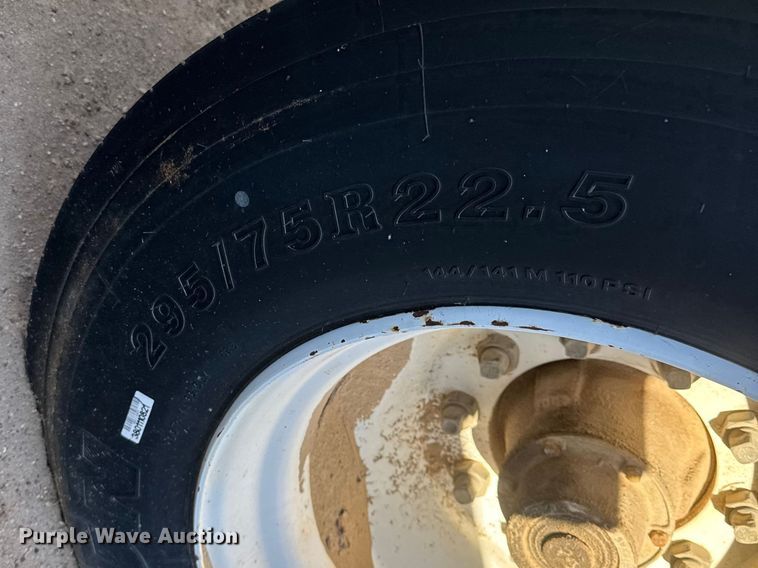 image for item ET1743 Lufkin CM-320D-305-100 pump jack