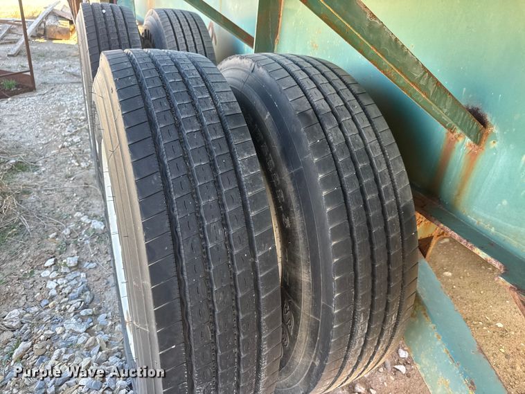 image for item ET1743 Lufkin CM-320D-305-100 pump jack