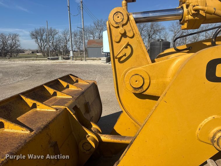 image for item ET1796 1986 Caterpillar 963 track loader