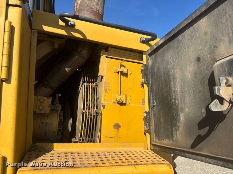 image for item ET1796 1986 Caterpillar 963 track loader