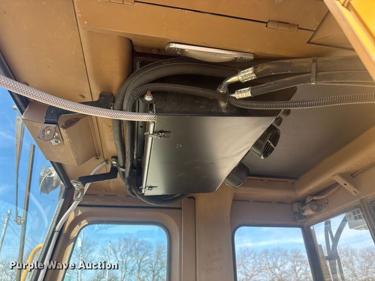 image for item ET1796 1986 Caterpillar 963 track loader