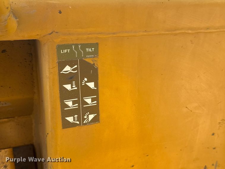 image for item ET1796 1986 Caterpillar 963 track loader