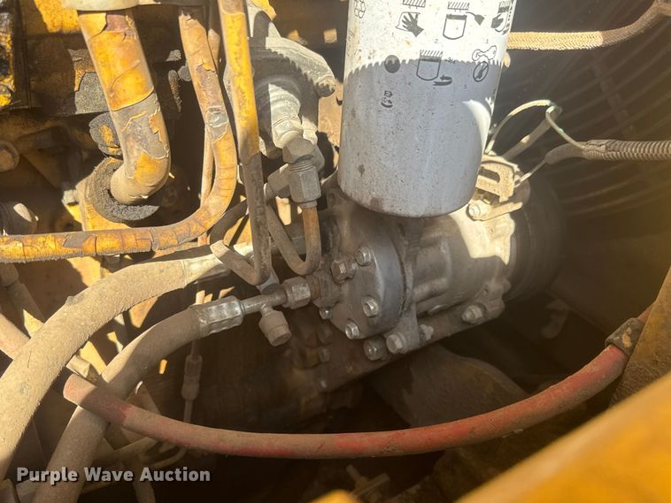 image for item ET1796 1986 Caterpillar 963 track loader