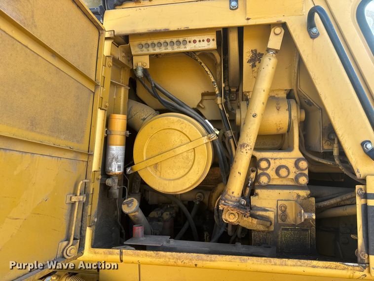 image for item ET1796 1986 Caterpillar 963 track loader