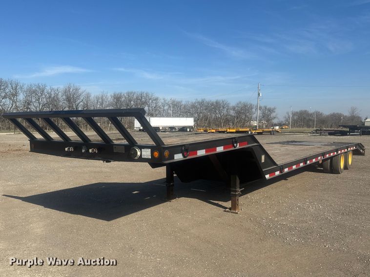 image for item ET1797 2004 Trail King TK50-412 drop deck equipment trailer