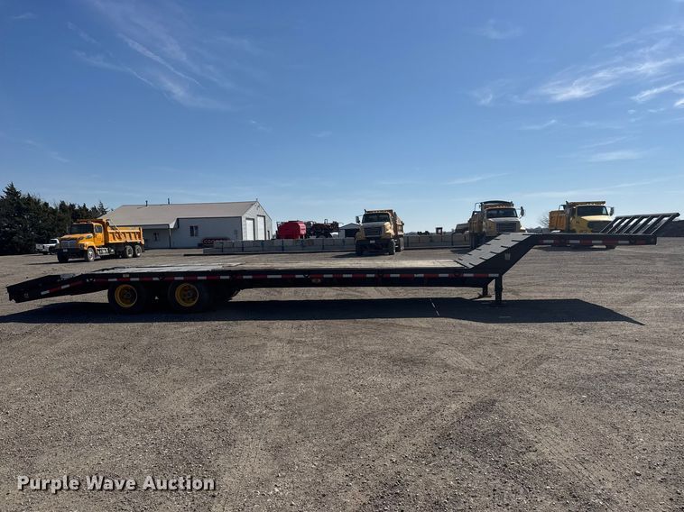 image for item ET1797 2004 Trail King TK50-412 drop deck equipment trailer