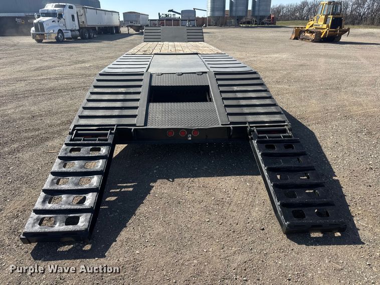 image for item ET1797 2004 Trail King TK50-412 drop deck equipment trailer