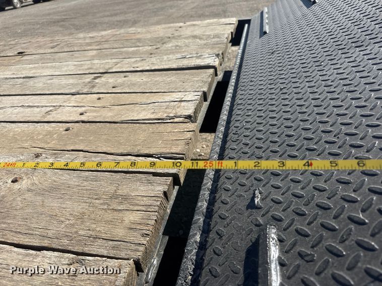 image for item ET1797 2004 Trail King TK50-412 drop deck equipment trailer