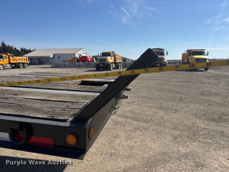 image for item ET1797 2004 Trail King TK50-412 drop deck equipment trailer