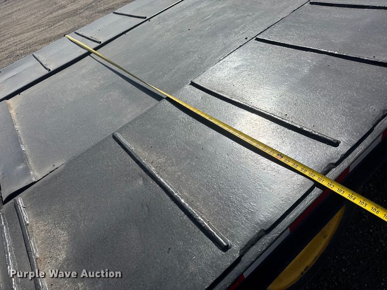 image for item ET1797 2004 Trail King TK50-412 drop deck equipment trailer