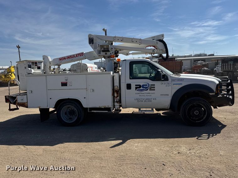 image for item ET1811 2007 Ford F450 Super Duty XL bucket truck