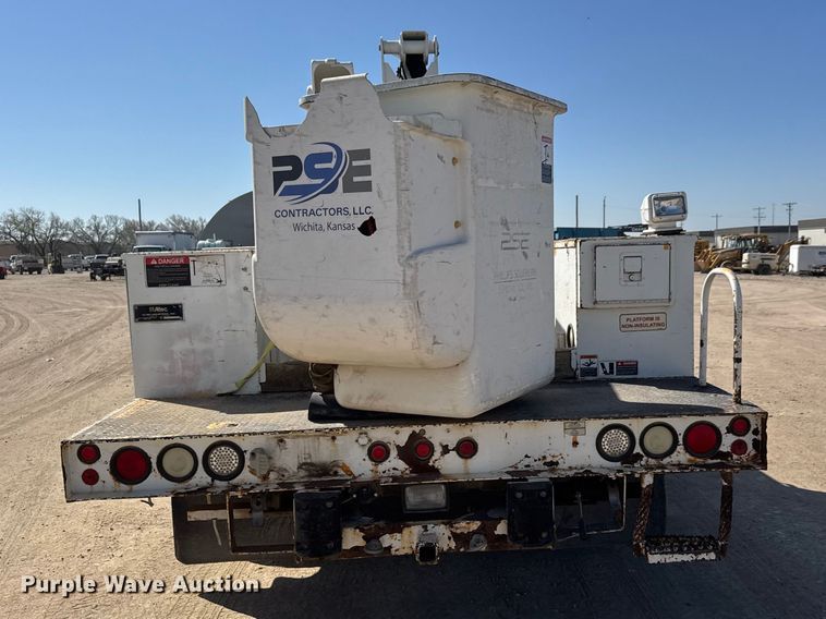 image for item ET1811 2007 Ford F450 Super Duty XL bucket truck