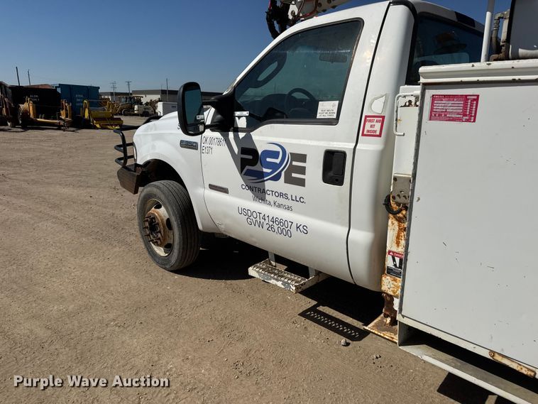 image for item ET1811 2007 Ford F450 Super Duty XL bucket truck