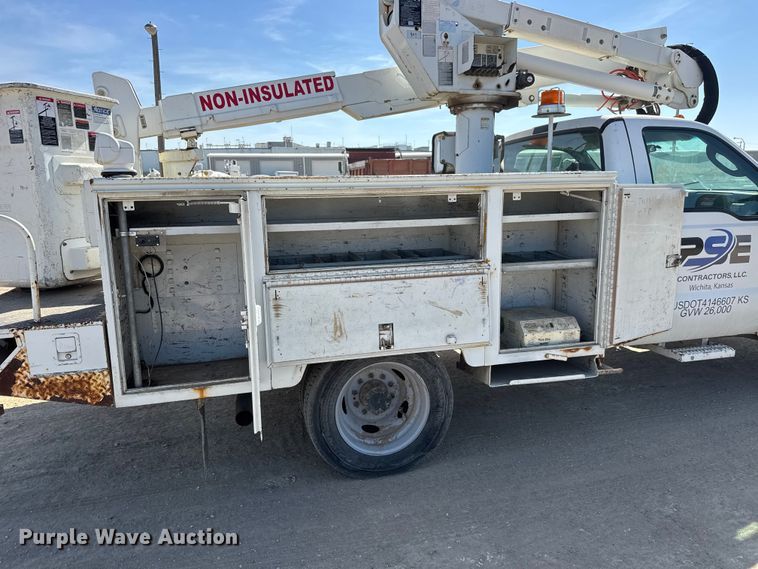 image for item ET1811 2007 Ford F450 Super Duty XL bucket truck