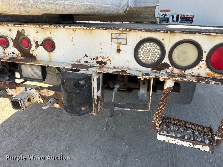 image for item ET1811 2007 Ford F450 Super Duty XL bucket truck