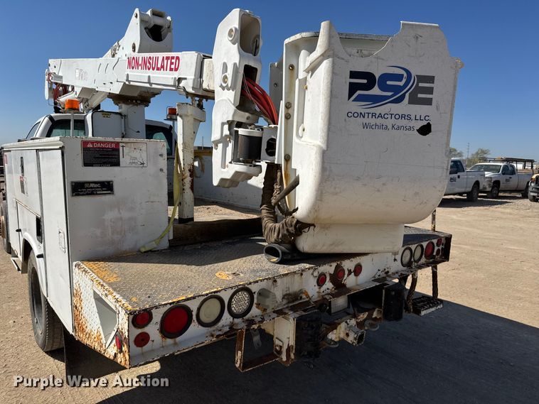 image for item ET1811 2007 Ford F450 Super Duty XL bucket truck