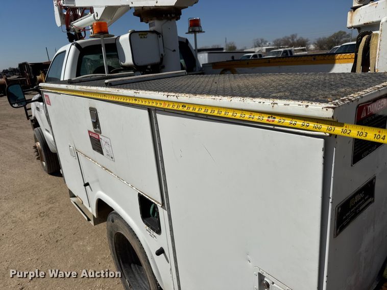 image for item ET1811 2007 Ford F450 Super Duty XL bucket truck