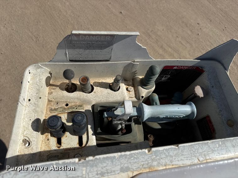 image for item ET1811 2007 Ford F450 Super Duty XL bucket truck