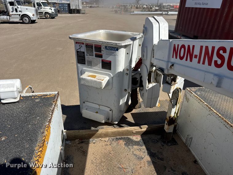 image for item ET1811 2007 Ford F450 Super Duty XL bucket truck
