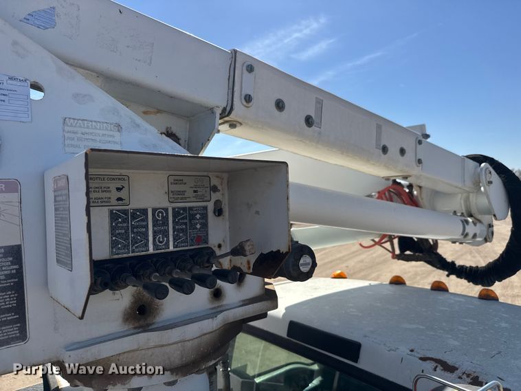 image for item ET1811 2007 Ford F450 Super Duty XL bucket truck