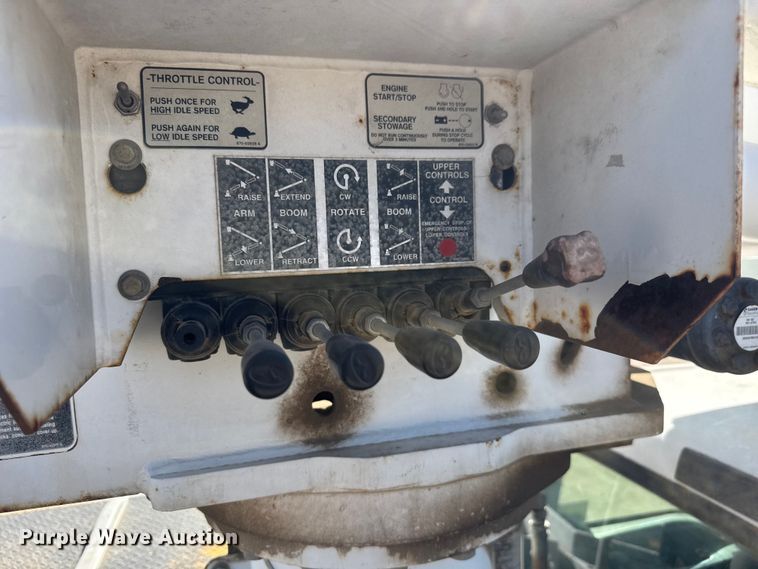 image for item ET1811 2007 Ford F450 Super Duty XL bucket truck