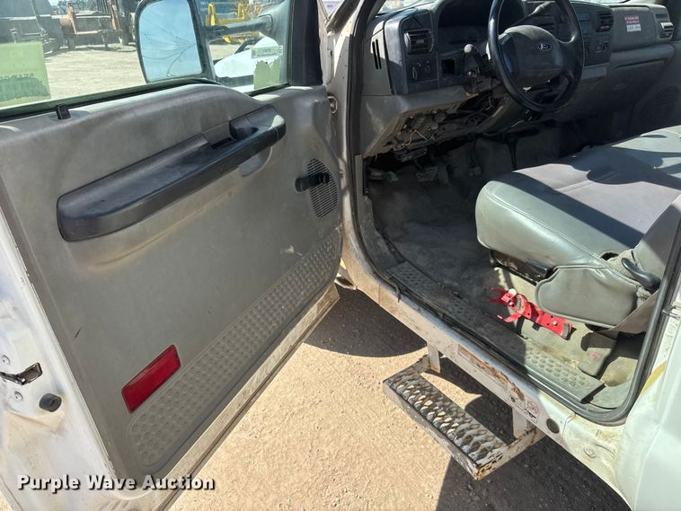 image for item ET1811 2007 Ford F450 Super Duty XL bucket truck