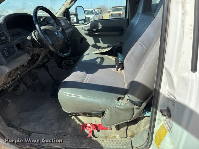 image for item ET1811 2007 Ford F450 Super Duty XL bucket truck