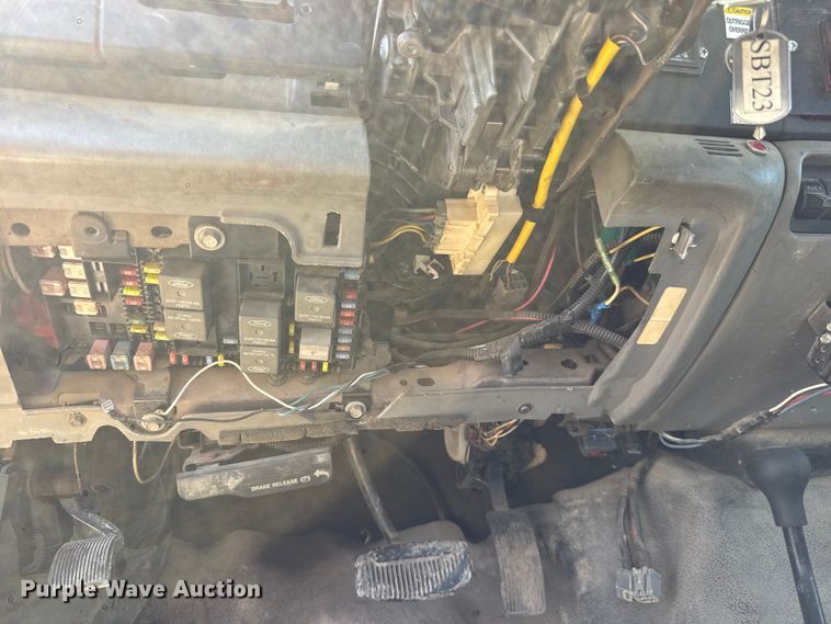 image for item ET1811 2007 Ford F450 Super Duty XL bucket truck